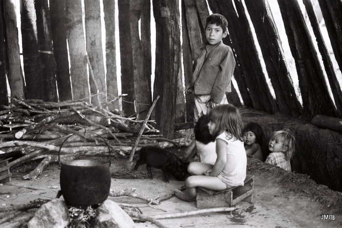 AÑO 1973 - BLANCO Y NEGRO - VIDA CAMPESINA EN PARAGUAY (JOSÉ MARÍA BLANCH)